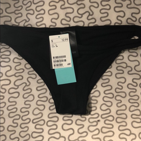 Bikini Set - Picture 2 of 2